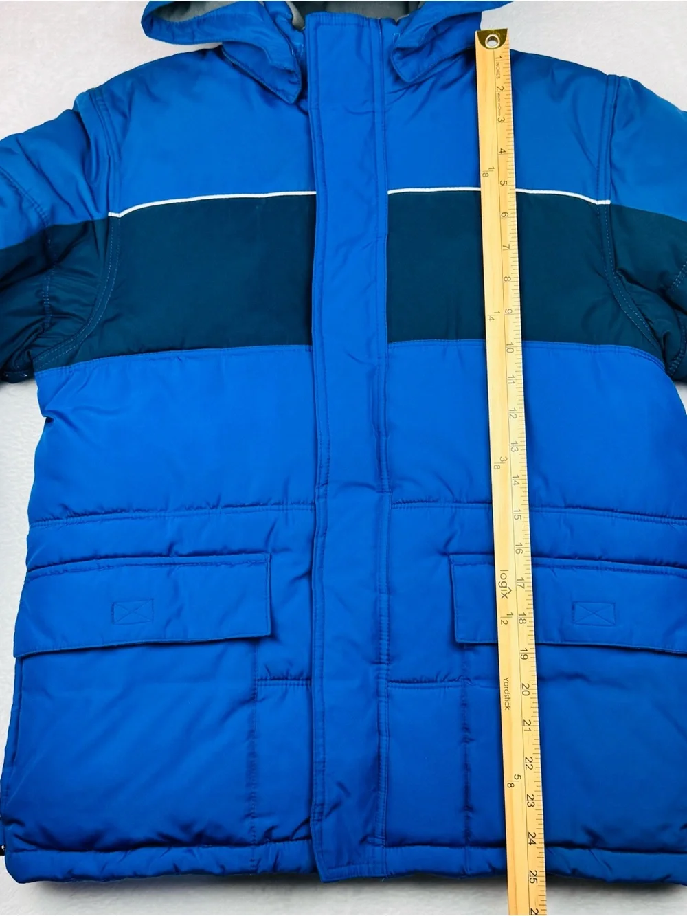 Old Navy Boys Winter Coat. Size XL (14-16). Royal/ Navy Blue. Removable hood.
